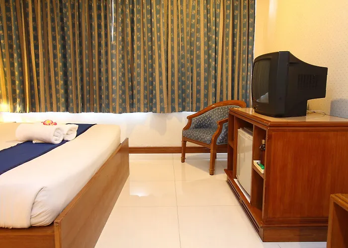 Silom Avenue Hotel 3*