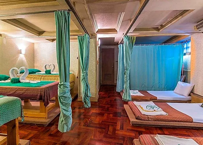 Silom Avenue Hotel 3*