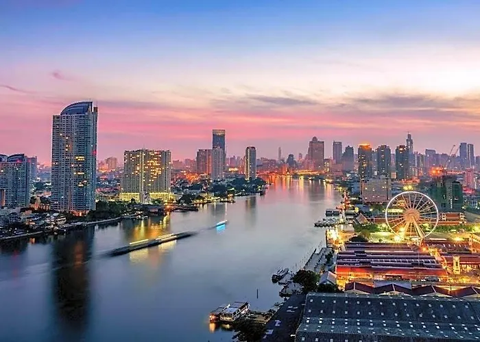 Silom Avenue 3*