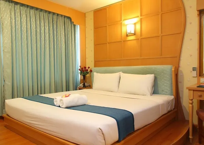Silom Avenue Hotel 3*
