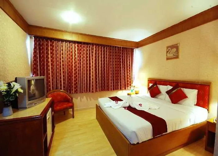 Silom Avenue Hotel